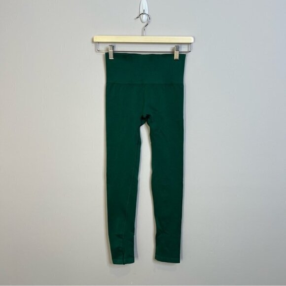 Aritzia Pants - ❄️ Aritzia TnAction TnaBODY Atmosphere Ribbed Waist Leggings Size Small